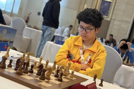'Thần đồng' Việt 14 tuổi đánh bại 8 đại kiện tướng cờ vua: Học cờ từ năm 7 tuổi, từng giành nhiều Huy chương Vàng