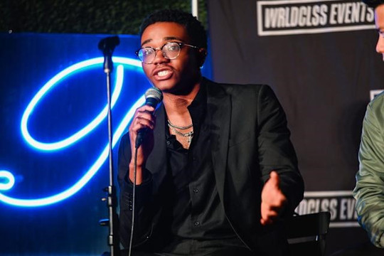 Bỏ học đại học, U30 thành công kiếm về 18 tỷ đồng/năm từ video AI mà chỉ phải làm 2 giờ/ngày