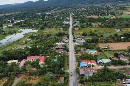 Xã có diện tích lớn nhất Việt Nam, diện tích bằng 1/2 tỉnh Hưng Yên, là nơi có cây di sản hơn 100 tuổi được tổ chức kỷ lục châu Á vinh danh