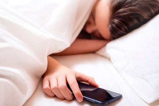 Đi ngủ đừng để thứ này ở dưới gối để bảo toàn sức khỏe