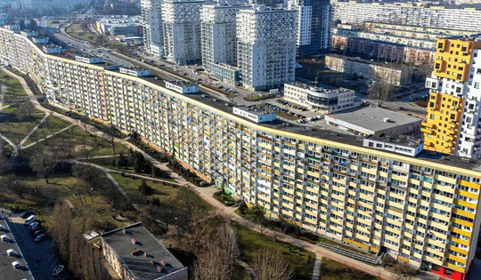 Chung cư dài nhất thế giới: 'Vạn lý trường thành' gần 3km, là nơi sinh sống của hơn 10.000 cư dân