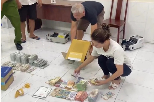 Chủ tiệm vàng ‘tuồn' hơn 2.048 tỷ đồng và 10,7 triệu USD từ Campuchia về Việt Nam