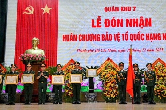 Phong danh hiệu Anh hùng Lực lượng vũ trang nhân dân cho Đại tướng Lê Văn Dũng