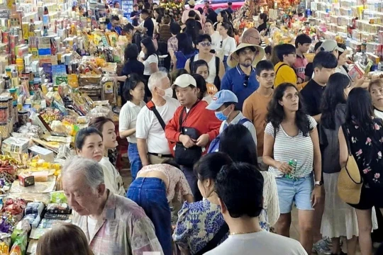 Chợ Đà Nẵng có gì mà du khách kéo tới nườm nượp?