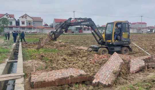 Xây dựng trái phép trên đất nông nghiệp: 13 trường hợp ở Hà Nội bị xử lý mạnh tay