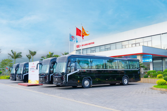 Kim Long Motor mở hàng năm 2026, bàn giao lô xe bus đầu tiên cho doanh nghiệp Đà Nẵng
