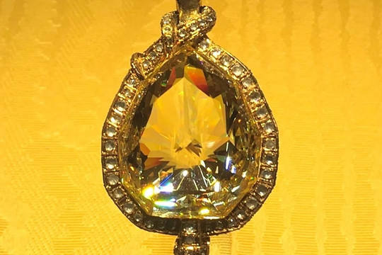 Tìm thấy viên kim cương 'quan trọng nhất lịch sử', nặng 137 carat tại két sắt của ngân hàng sau 100 năm mất tích bí ẩn