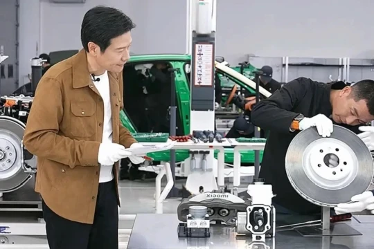 CEO Lôi Quân của Xiaomi đích thân livestream 'mổ xẻ' từng chi tiết SUV điện gây tranh cãi YU7: Giải thích từng thông tin bị 'hiểu sai', nói thẳng về số xe đã bàn giao