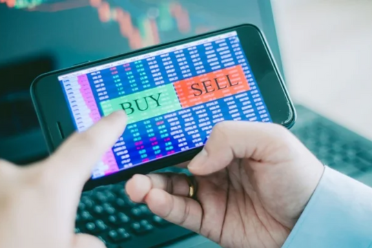 Cổ phiếu đáng chú ý ngày 6/1: VHM, GAS, DGW