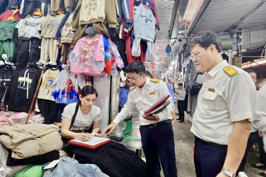 Chính thức: Chủ hộ kinh doanh được phép giao vợ chồng, bố mẹ, anh chị em ruột làm kế toán