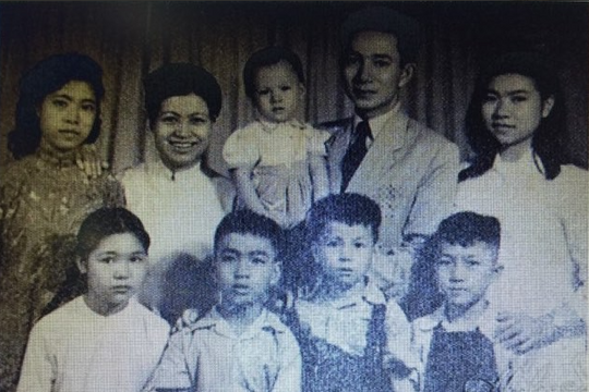 Gia đình từng giàu có bậc nhất Hà Nội hiến tặng Nhà nước hơn 5.000 lượng vàng: Bố được đặt tên đường, 3 mẹ con được Bác Hồ đặt tên