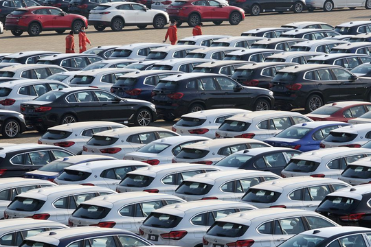 Vừa ban hành lệnh hoãn cấm xe xăng tại trường 10 triệu ô tô/năm, chuyên gia chỉ thẳng nguyên nhân xe điện chưa thể ‘thay thế’