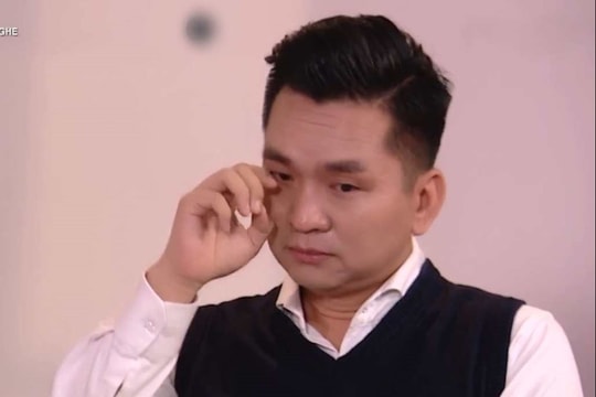 MC VTV nổi tiếng từng mắc ung thư máu, bật khóc khi chia sẻ về gia đình trên sóng truyền hình