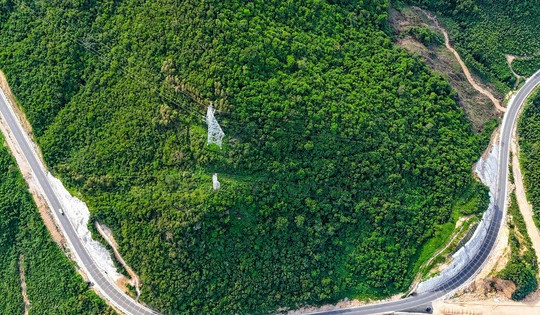 Tuyến cao tốc gần 44.000 tỷ băng qua cung đèo hiểm trở, chạy dọc tỉnh lớn thứ 2 Việt Nam nhận chỉ đạo 'nóng'