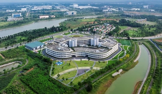 Việt Nam có Làng Vô Cực sở hữu kiến trúc thấp tầng độc đáo, tọa lạc tại ‘Thung lũng Silicon’ miền Bắc