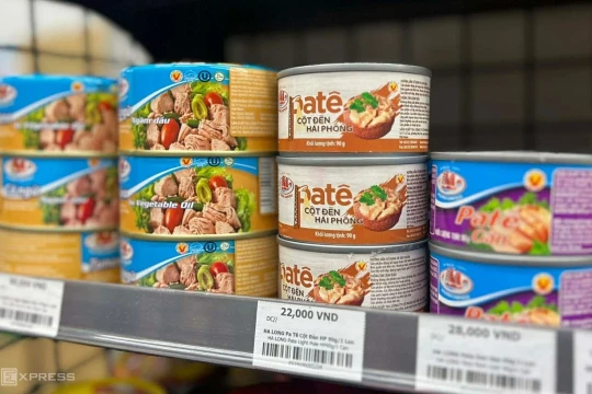 Động thái mới của hàng loạt siêu thị lớn sau vụ thịt lợn nhiễm bệnh phát hiện tại Công ty Đồ hộp Hạ Long