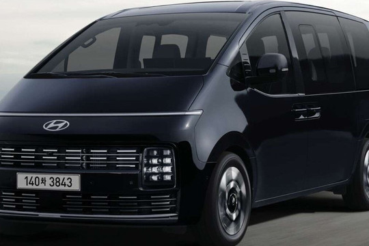 Hyundai bán mẫu MPV ‘chung mâm’ với KIA Carnival, giá hơn 580 triệu: Nhìn rất tương lai cùng ‘bầu trời công nghệ’, sử dụng động cơ hybrid 1.6L giúp nhẹ ví