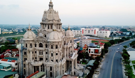 Lâu đài nghìn tỷ của đại gia xăng dầu Phú Thọ: Diện tích sàn 18.000m2, đã thành hình đồ sộ sau gần 10 năm xây dựng