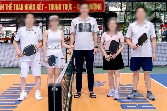 Đề nghị không giới thiệu ứng cử đại biểu HĐND xã đối với Bí thư bỏ học chính trị đi chơi pickleball