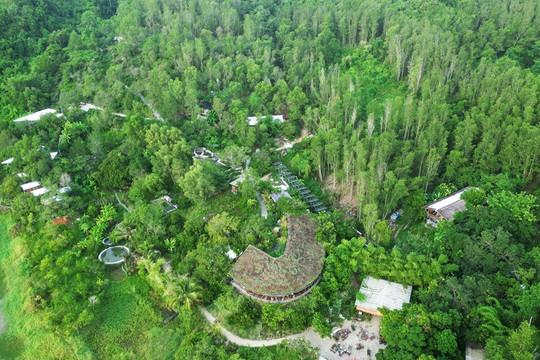 Khu du lịch đầu tiên của Việt Nam đạt chứng nhận quốc tế phát triển bền vững: Rộng 165ha, nằm dựa lưng núi Hòn Bà