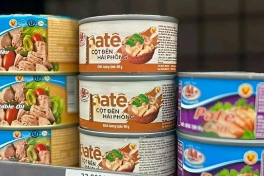 Hà Nội: Người tiêu dùng tẩy chay, siêu thị dừng bán 'patê cột đèn'