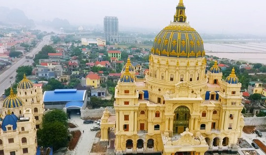 Tòa lâu đài tư nhân lớn nhất Đông Nam Á: Vốn đầu tư nghìn tỷ, kiến trúc mang đậm dấu ấn tôn giáo