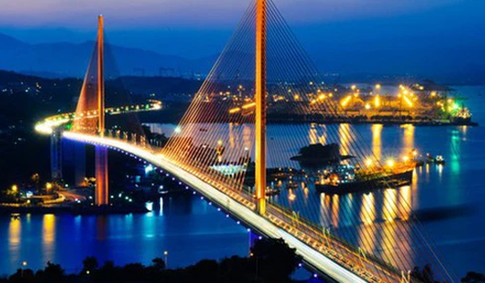 Tựa cây đàn khổng lồ, cầu vượt sông kết thúc sứ mệnh lịch sử của bến phà hơn 50 năm, sử dụng kỹ thuật tiên tiến lần đầu tiên xuất hiện tại Việt Nam
