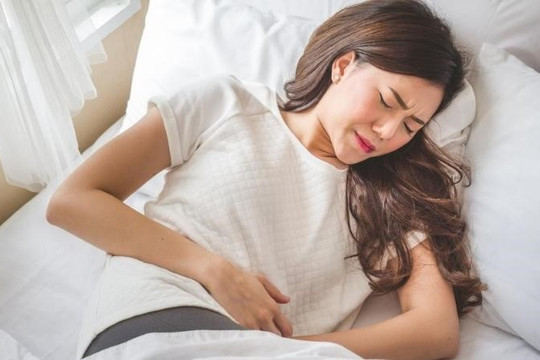 Nữ Tiktoker 24 tuổi phát hiện ung thư đại trực tràng nhờ những triệu chứng cảnh báo sớm mà nhiều người thường bỏ qua