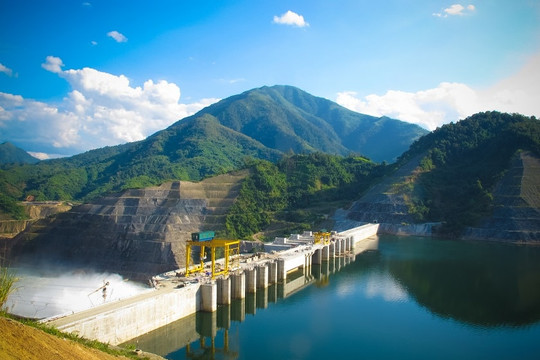 Tỉnh được ví như 'quả pin sạch' của Việt Nam thu ngân sách 3.500 tỷ, riêng EVN góp hơn 65%