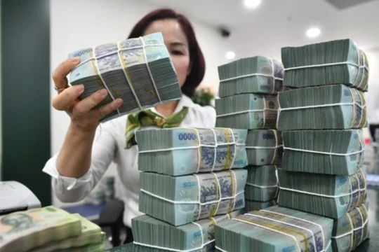 Tiền đang chảy vào đâu?