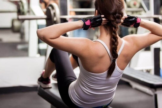Tập gym 6 buổi một tuần, cô gái 23 tuổi 'già' như 50 tuổi