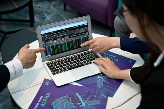 Tự doanh chứng khoán đẩy mạnh bán ròng trước mùa BCTC quý IV/2025