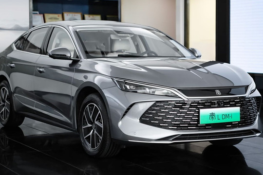 BYD bán mẫu sedan hybrid giá chỉ 300 triệu, ‘kình địch’ mới của Honda City: Chạy thuần điện lên tới hơn 200km, có hỗ trợ lái thông minh