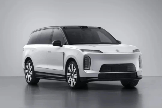 Nio ES9 'quái vật' SUV điện mới của Trung Quốc: To hơn Escalade, công suất gần 700 mã lực, pin CATL hoán đổi trong 3 phút