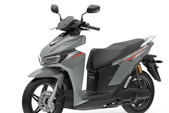 4 xe máy điện VinFast ra mắt cùng lúc: 3 mẫu đổi pin, đi tới 165 km/lần sạc, giá bán thế nào?