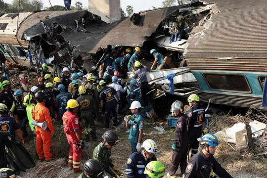 Trung Quốc viện trợ hơn 75 tỷ đồng sau thảm họa đường sắt cao tốc, bị Thái Lan hối thúc mua 500.000 tấn gạo