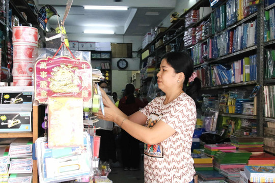 Bán cây bút, cuộn keo vài nghìn đồng vẫn phải xuất hóa đơn điện tử: Hộ kinh doanh phản ánh về chi phí cao, lời mỏng