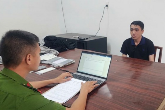 Bắt khẩn cấp Trần Nhứt Phi SN 2003, thu hồi 37 điện thoại