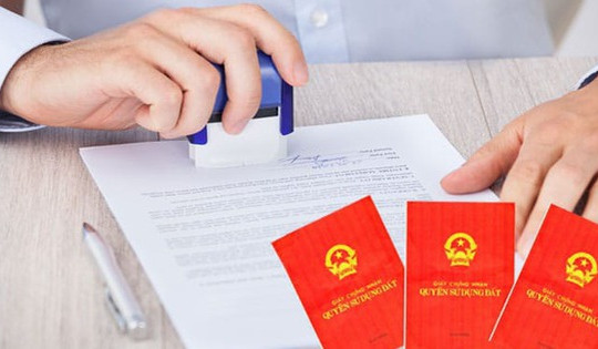 Từ giờ, mua bán nhà đất thì bên nào chịu phí sang tên sổ đỏ?