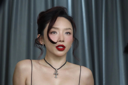 Nữ ca sĩ nổi tiếng từng bỏ nghề Y sau 6 năm du học Mỹ, bị mẹ ‘từ mặt’ không đến đám cưới, nay ly hôn với ‘phù thủy âm nhạc’ sau 10 năm chung sống