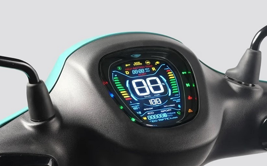 Giá rẻ, sạc nhanh, xe máy điện mới ra mắt chạy tới 113 km/lần sạc