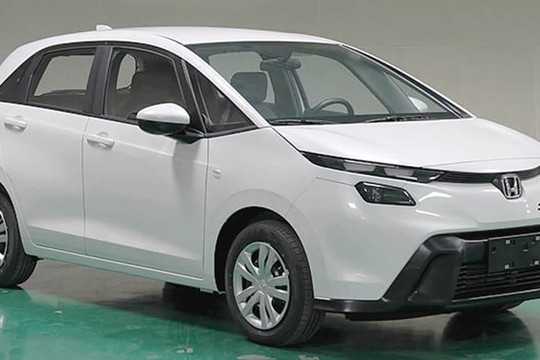 Honda bán mẫu hatchback cỡ B giá chỉ 250 triệu: Ngôn ngữ thiết kế hoàn toàn mới, có dải đèn LED, kích thước dài hơn, nội thất tâm điểm là màn hình 10,1 inch hiện đại