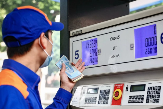 Mức chiết khấu chỉ còn 300-400 đồng/lít, nhiều doanh nghiệp xăng dầu đối mặt nguy cơ lỗ lớn trong năm 2026