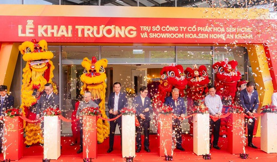 Hoa Sen ra mắt tân binh bán lẻ vật liệu xây dựng, nội thất: Chủ tịch Lê Phước Vũ và tỷ phú Trần Bá Dương cùng xuất hiện
