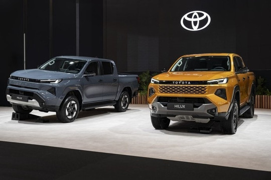 Ngày 29/1, Toyota sẽ bán mẫu bán tải thiết kế hoàn toàn mới: Trang bị động cơ 2.8L, nội thất hao hao Land Cruiser Prado, giá có rẻ không?