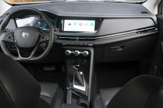 Mẫu SUV cỡ B ‘đúng và trúng’ nhu cầu khách hàng, giá chỉ 330 triệu: Thiết kế đẹp, trang bị phong phú, mâm hợp kim 17inch, dễ cho Hyundai i10 phải lo