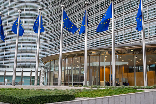 EU cân nhắc tung ‘vũ khí hạng nặng’ trị giá hàng trăm tỷ USD để phản công Mỹ