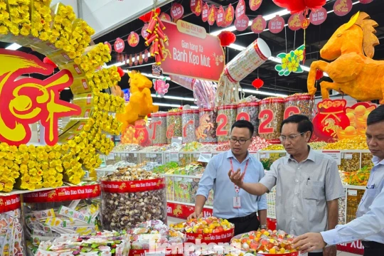 Bộ Công Thương kiểm tra hàng Tết tại Cần Thơ
