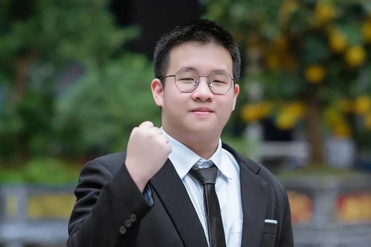 Nam sinh lớp 10 duy nhất giành giải Nhất môn Toán ở kỳ thi HSG quốc gia: 15 tuổi đã có 50 giải thưởng trong nước và quốc tế