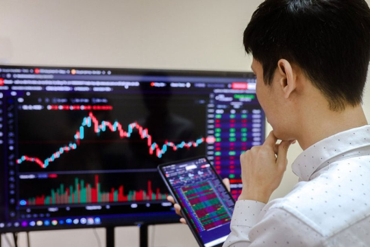 Nhận định thị trường 21/1: Dòng tiền luân chuyển, 2 nhóm cổ phiếu có thể tăng trong ngắn hạn